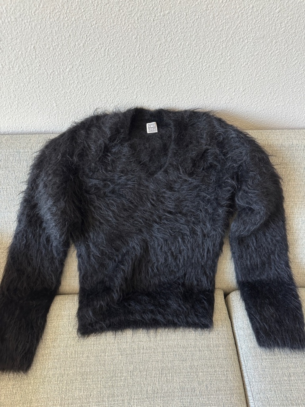 Toteme Cozy Black Fuzzy V-Neck Sweater - Women